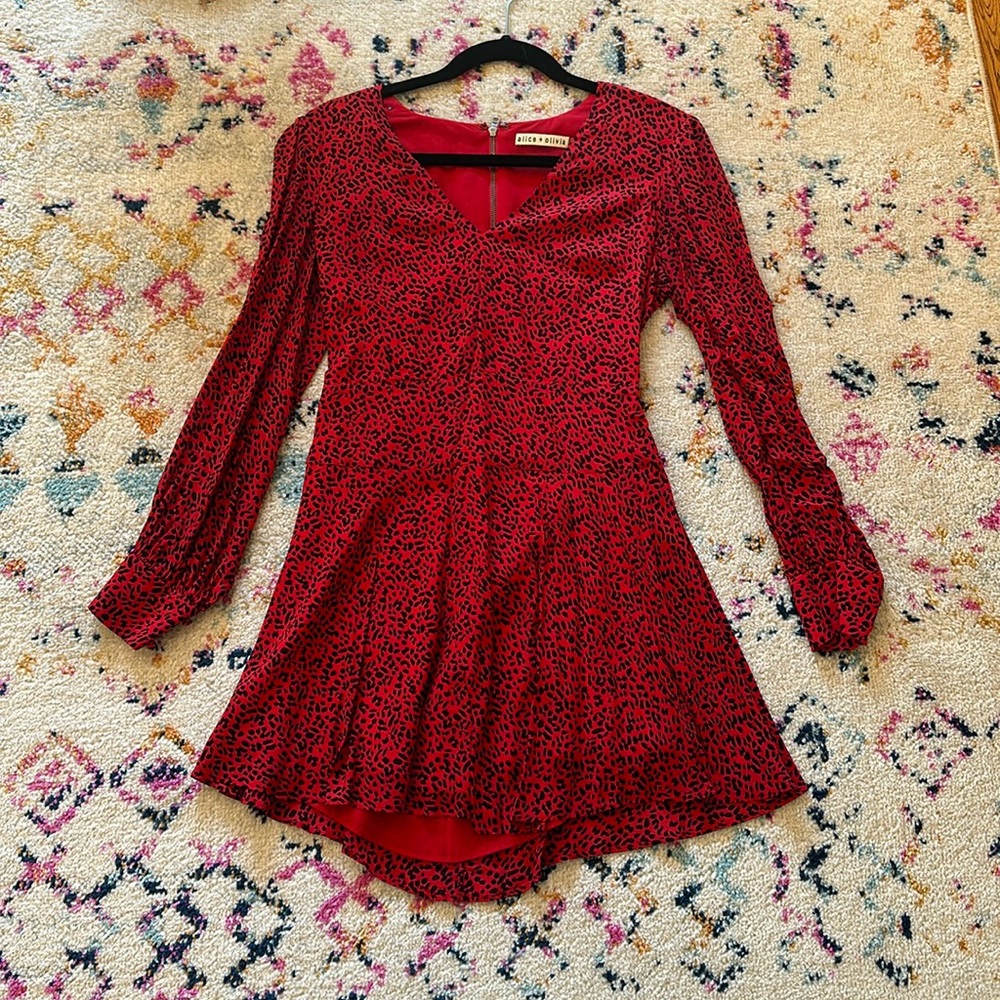 Alice + Olivia Polly strong shoulder vneck dress